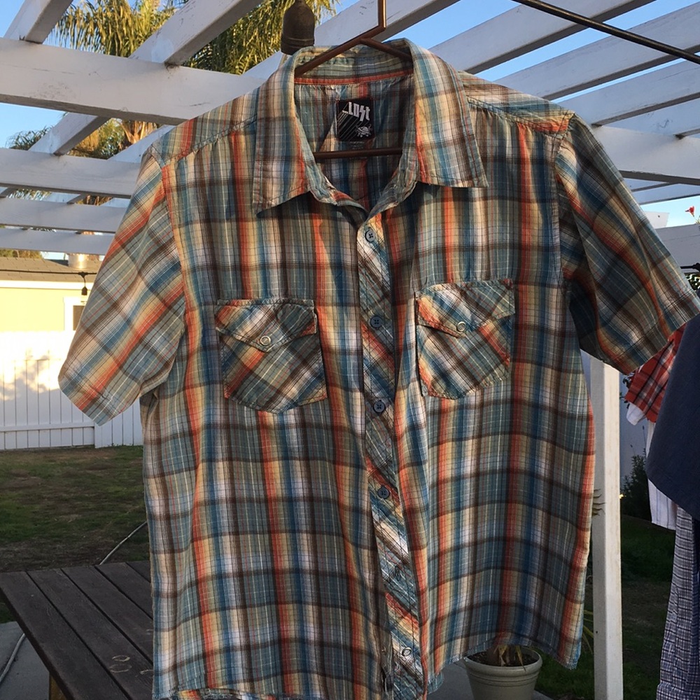 XL Lost Button down